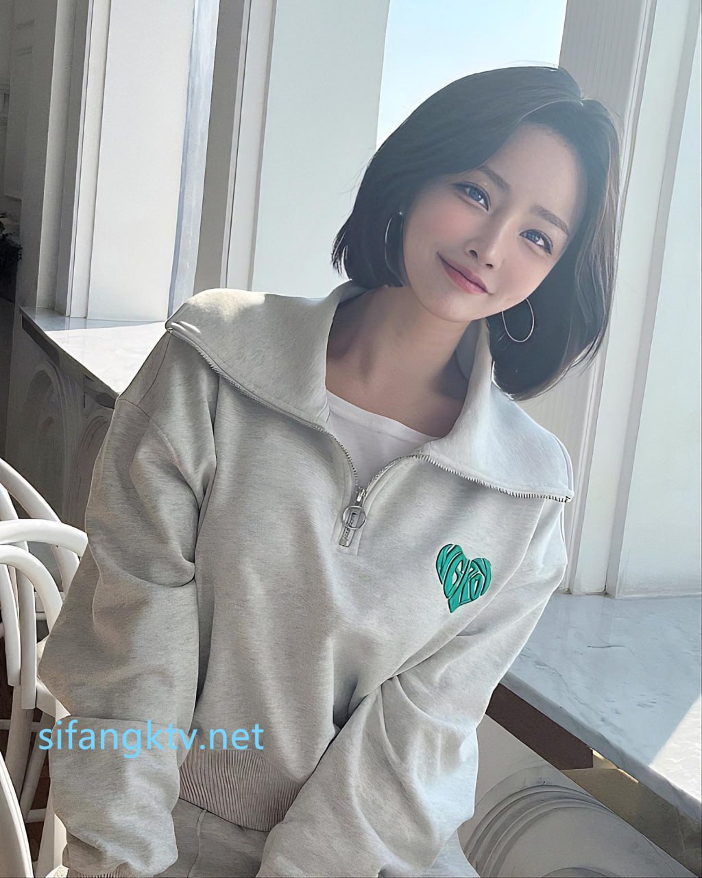 北欧美女朋友们，交替无套插入3P！ 2本立！公开